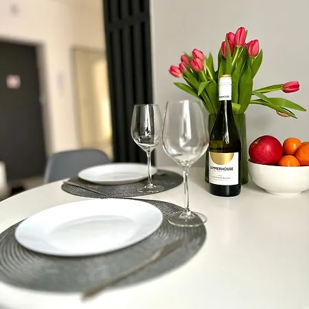 White Centrum 2-bedroom * Częstochowa