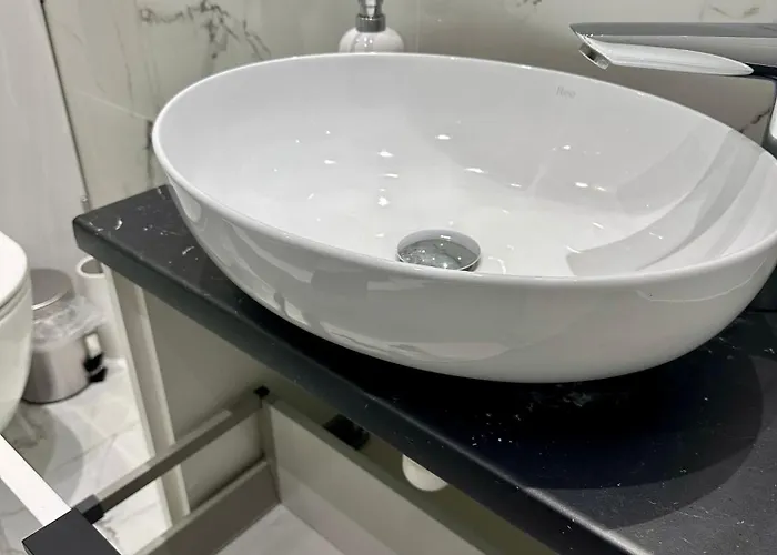 White Centrum 2-bedroom דירה